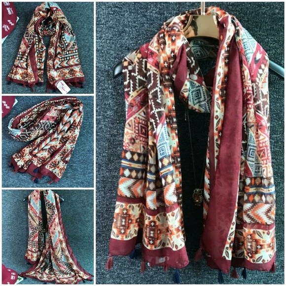 💖 Artistic Red Tassel Scarf - Picture 2 of 7